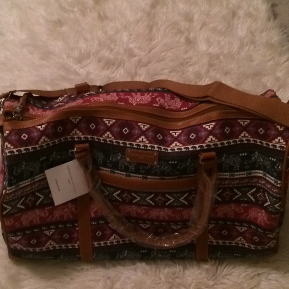 New Adrienne Vittadini canvas duffle elephant bag - Picture 4 of 7
